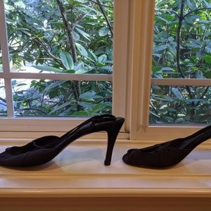 Donna Karan Grosgrain Fabric Elegant Heels 9.5